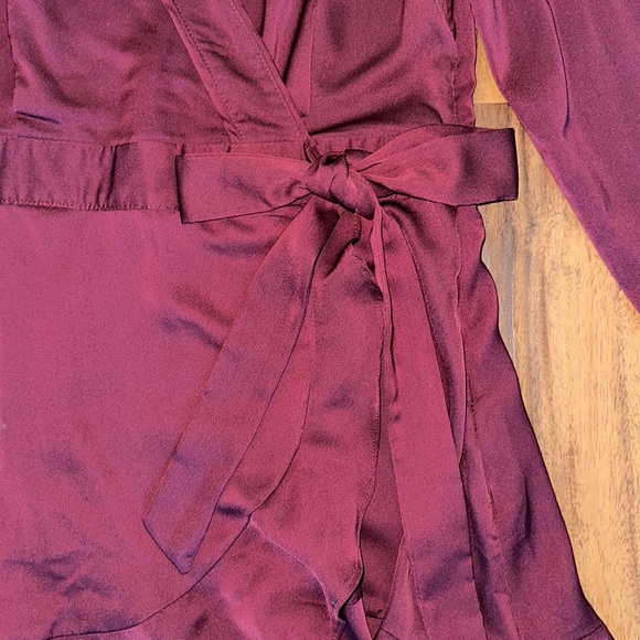 Loveriche Wrap Dress. Side Zipper & Lined Size Medium - Picture 5 of 5